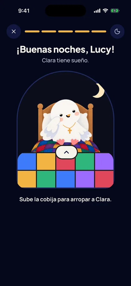 Clara en su cama, lista para que la arropen